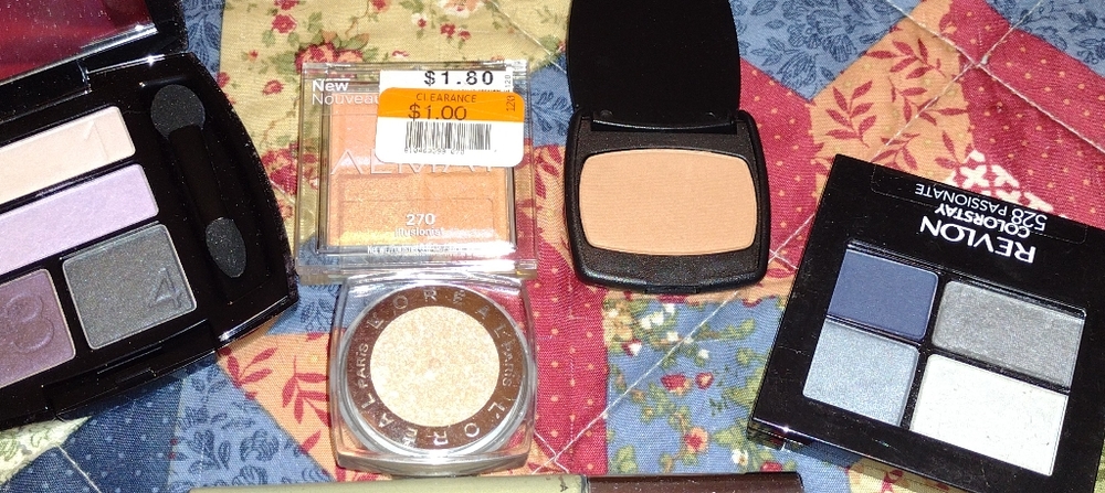 Makeup - Picture 5 of 7
